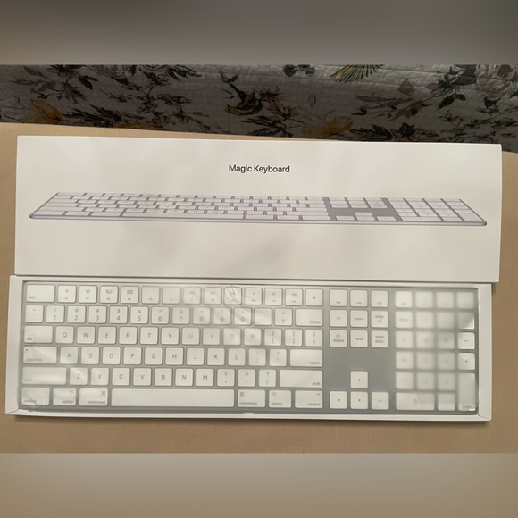 Apple Other - Apple Magic Keyboard with Numeric Keypad